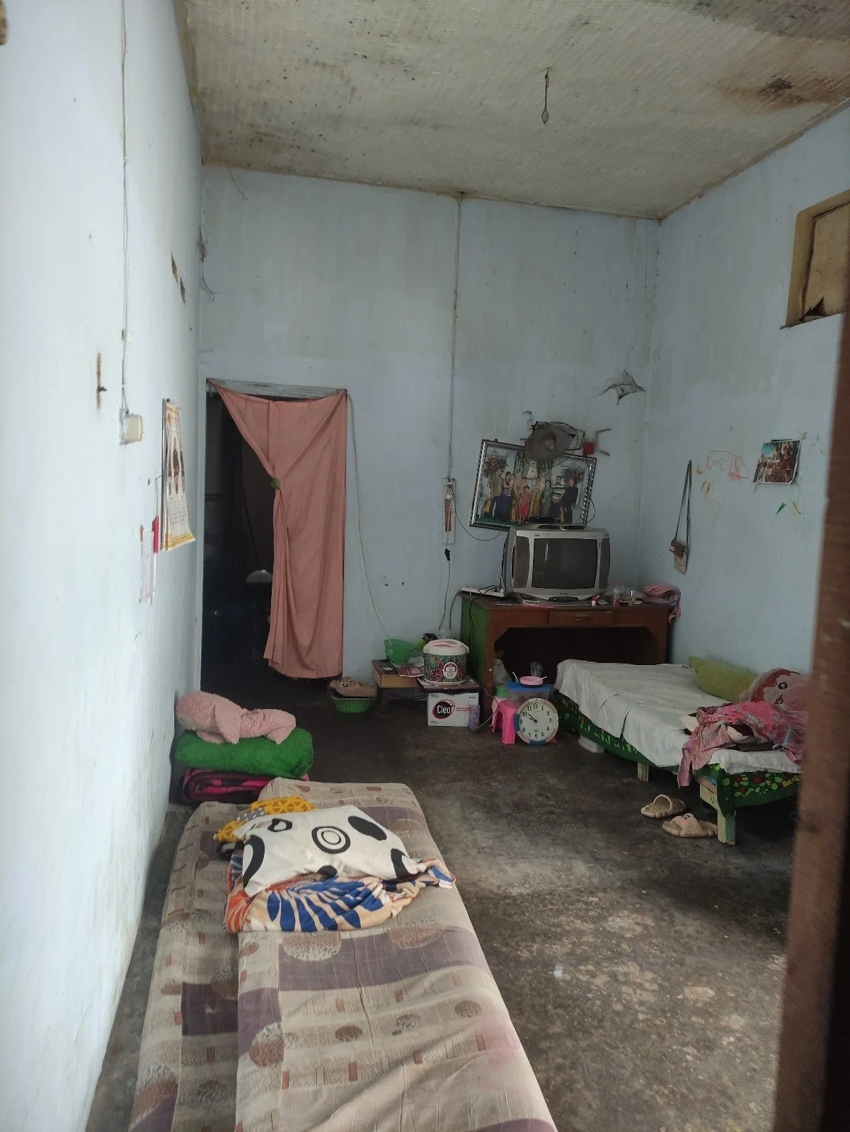 Jalan Tirtoudan II  Kelurahan Tosaren, Kecamatan Pesantren  Kota Kediri, Provinsi Jawa Timur